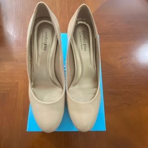Ladies nude heels - very comfortable